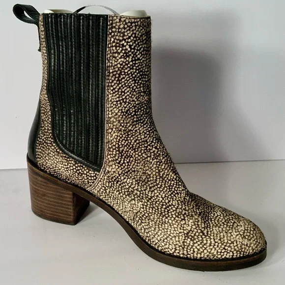 UGG..bullhide leather ankle boots - Picture 1 of 11